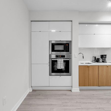 Spadina Modern Suites Toronto Exterior photo