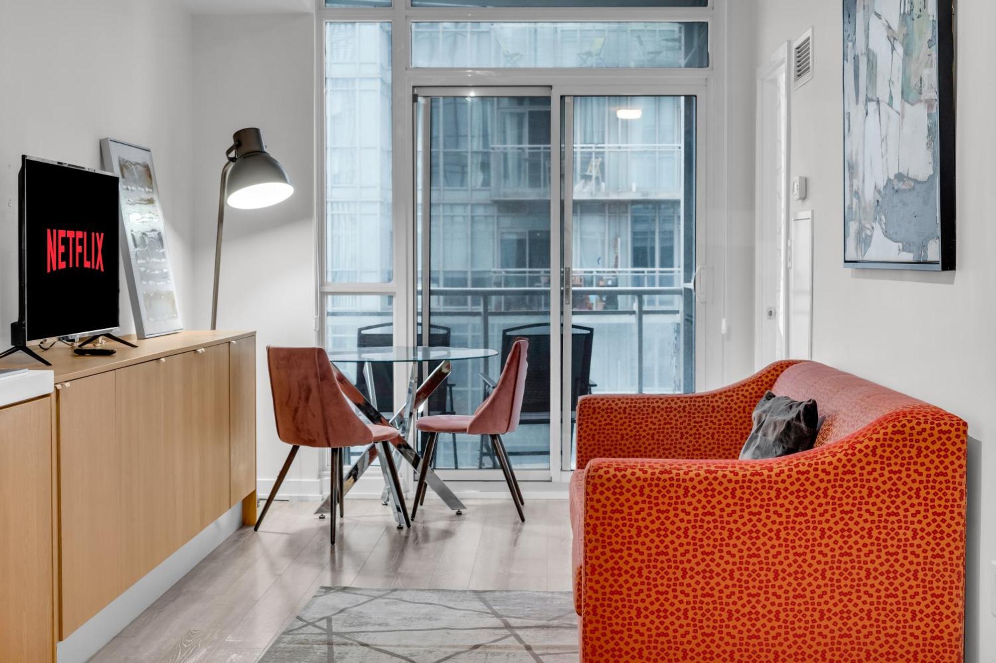 Spadina Modern Suites Toronto Exterior photo